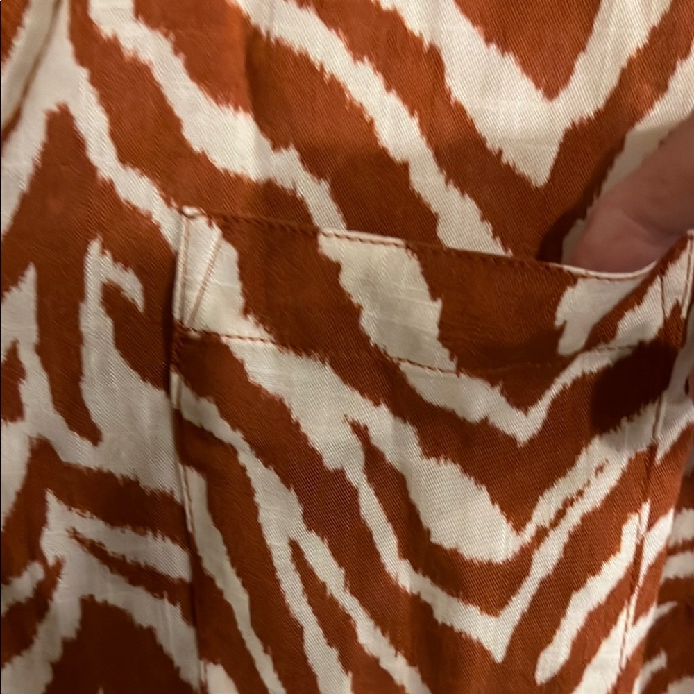 Torrid Brown and White Sleeveless Graphic Top - Picture 4 of 9